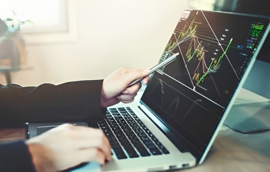 فهم أهمية التعلم والتدريب قبل البدء في التداول